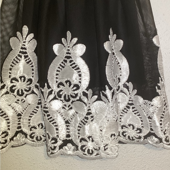 Small akira skirt - Picture 3 of 9